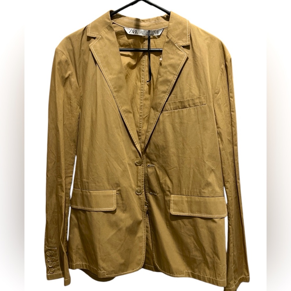 Zara 2023 collection two button blazer size small. NWOT.